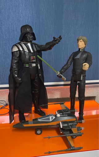 Muñecos Star Wars: Darth Vader y Luke Skywalker