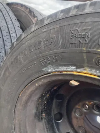 4 Ruedas + 1 de regalo "PRECIO NEGOCIABLE"