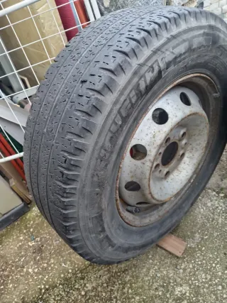 4 Ruedas + 1 de regalo "PRECIO NEGOCIABLE"