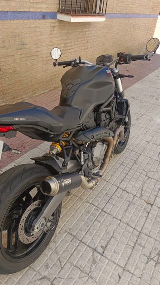 Ducati Monster 821 Negra