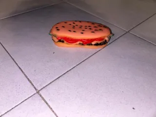 Hamburger giocattolo per cani