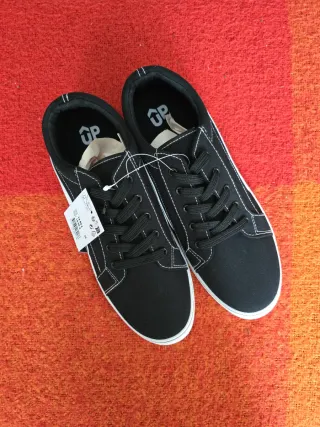 2 Pares Zapatillas talla 45 y 46