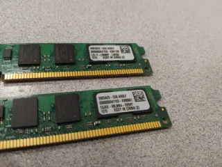 2x2GB RAM Kingston DDR2 667MHz (4GB Total)