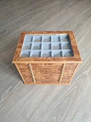 Monedero Con 39 monedas 5 pesetas plata