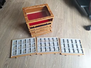 Monedero Con 39 monedas 5 pesetas plata