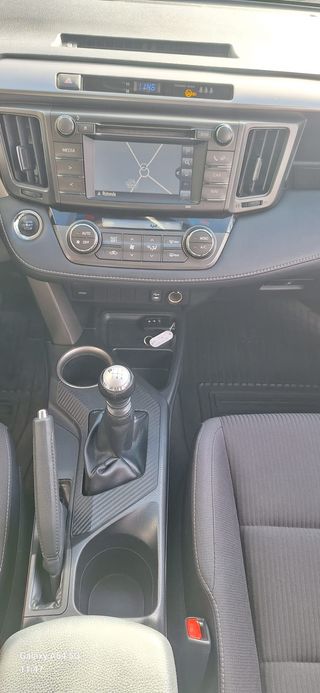 Toyota RAV4 2015