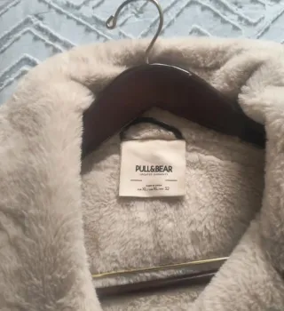 Chaqueta Pull&Bear efecto piel forrada