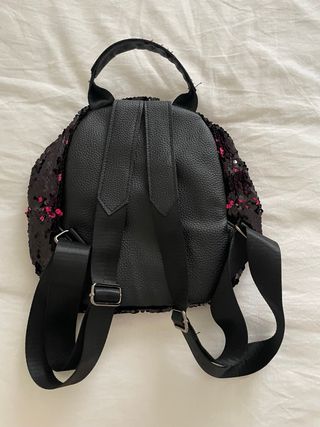 Mochila lentejuelas negra y fucsia IDC INSTITUTE