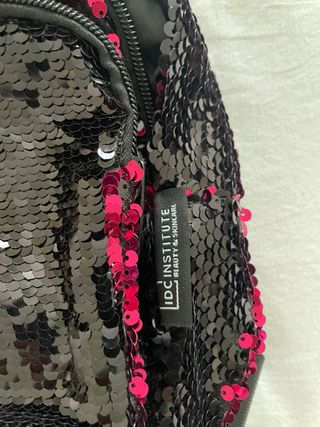 Mochila lentejuelas negra y fucsia IDC INSTITUTE