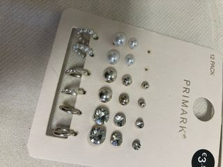 Conjunto de brincos Primark