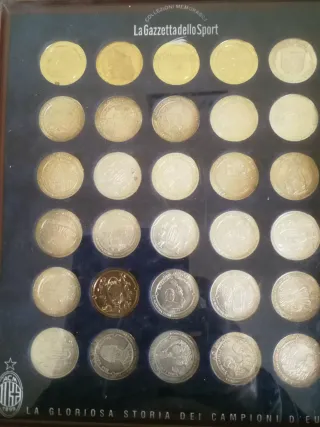 Collezione 30 Medaglie Milan Campione d'Europa