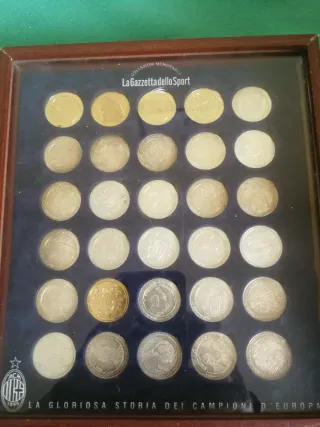 Collezione 30 Medaglie Milan Campione d'Europa