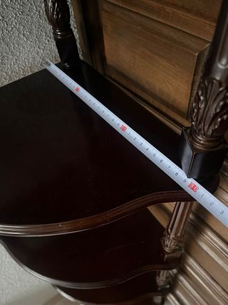 Estantería de esquina de madera