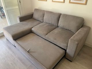 Sofá chaise longue gris con almacenaje