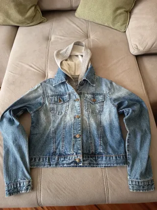 Cazadora vaquera mujer con capucha