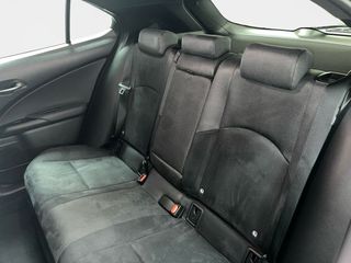 Lexus UX 2.0 300h UX Plus