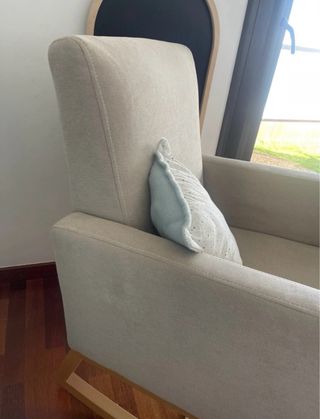 Sillón lactancia Mecedora Kave Home