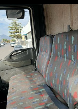 Camión Iveco ML90E18