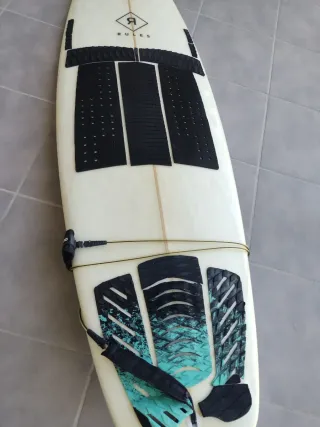 Tabla de surf fibra 6'2 para maniobras