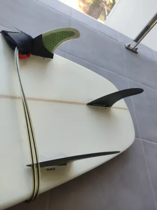 Tabla de surf fibra 6'2 para maniobras
