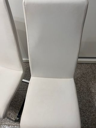 Juego de 2 sillas blancas modernas