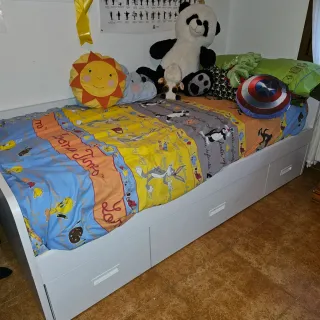 Cama individual 90cm con cajones.