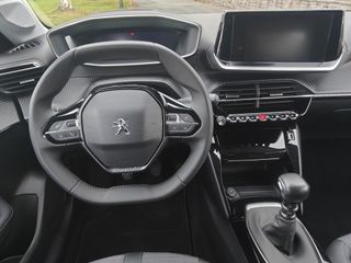 PEUGEOT 208 1.2PURETECH ALLURE 101cv