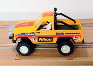 Nissan 4x4 Nikon -Scalextric STS 4X4-