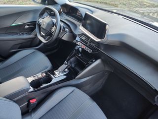 PEUGEOT 2008 II 1.2 PURETECH ALLURE AUTO 130