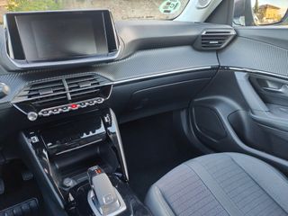 PEUGEOT 2008 II 1.2 PURETECH ALLURE AUTO 130
