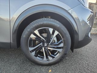 PEUGEOT 2008 II 1.2 PURETECH ALLURE AUTO 130