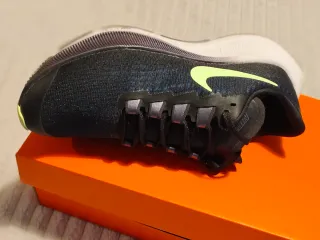 Nike Air Zoom Pegasus 37 Negro/Verde