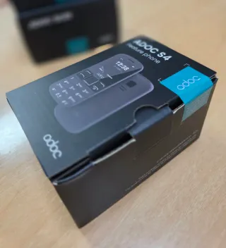 Teléfono Adoc S4 Negro. Ideal personas mayores.