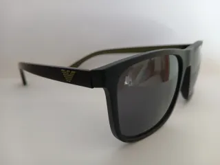 Gafas de sol Emporio Armani.