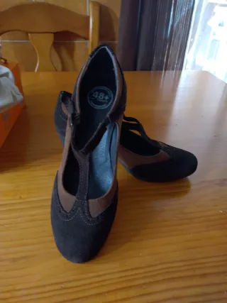 Zapatos cómodos de piel ante marrón