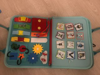 Dos libros para jugar y aprender con velcro