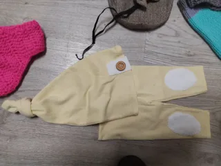 Set di abbigliamento neonato all'uncinetto