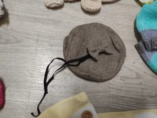 Set di abbigliamento neonato all'uncinetto