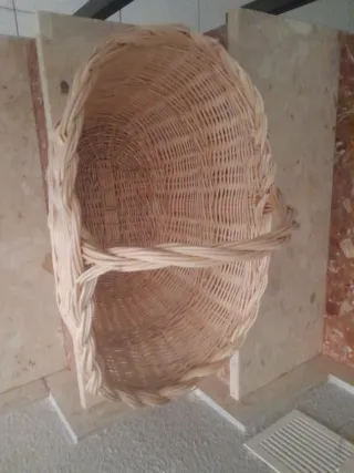 Cestas de mimbre y caña