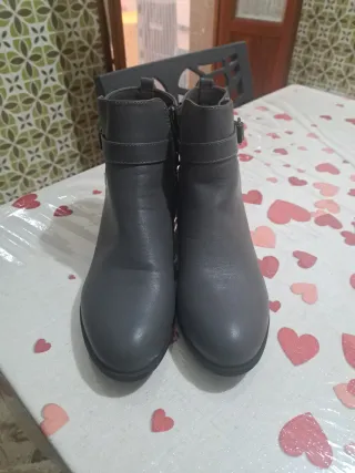 Stivaletti grigi numero 43