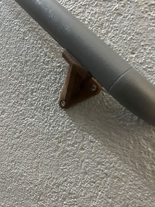 Pasamanos madera y metal con soportes