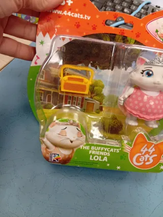 44 Gatti Lola con Accessori