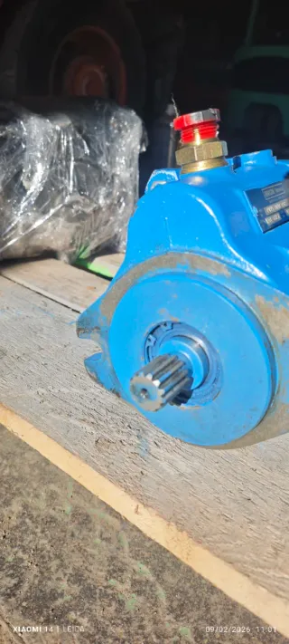 Bomba Hidráulica Denison PV15-1R1C-C02