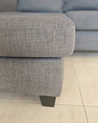 Sofá chaise longue gris tela