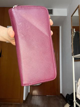 Cartera Stradivarius morada