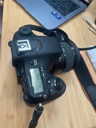 Sony Alpha 68 + Objetivo 18-55mm