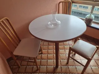 Mesa redonda extensible + 4 asientos