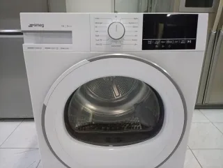 SECADORA MARCA SMEG  8 kg A+++