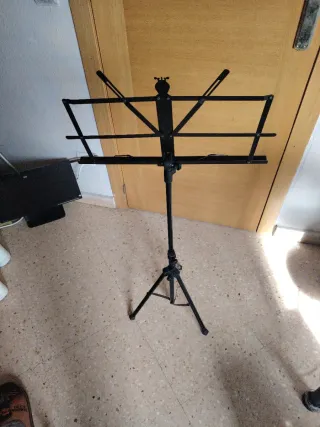 Atril Stagg PROFESIONAL tengo 3