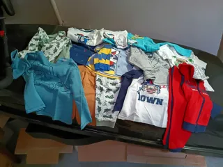 Lotto abbigliamento bimbo 12-18 mesi